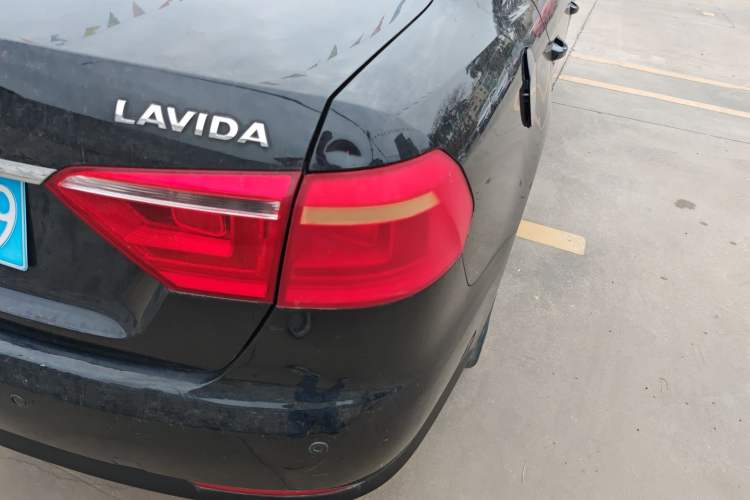 Used Volkswagen Lavida 2013 Revised Classic 1.6L Automatic Fashion Edition