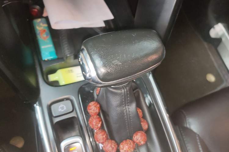 Used GAC Trumpchi GS4 2018 235T Automatic Two-Wheel Drive Luxury Smart Connectivity Version Gear Lever