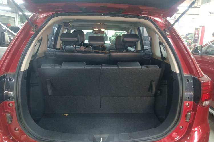 Used Mitsubishi Outlander 2019 2.0L Two-Wheel Drive Comfort Edition 7-Seater China VI Standard
