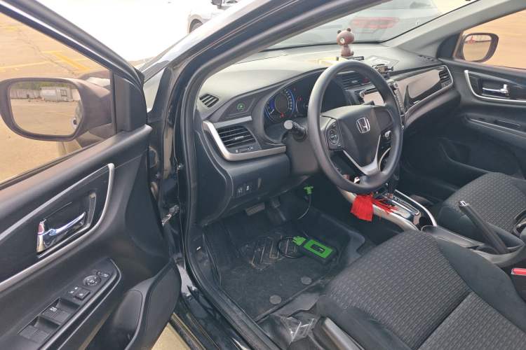 Used Honda Crider 2013 1.8L automatic luxury edition