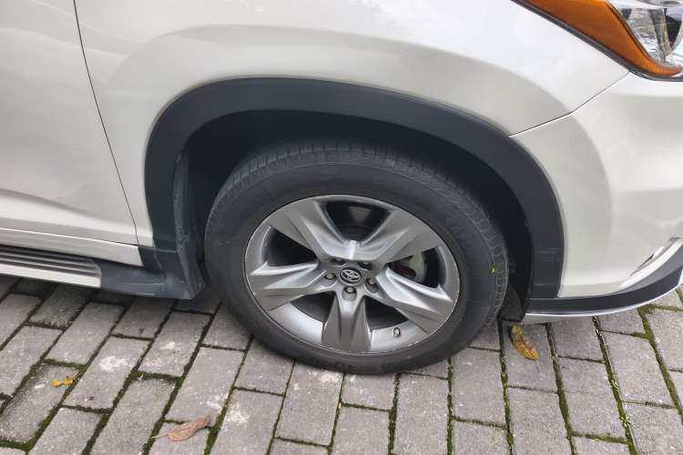 Used Toyota Highlander 2017 2.0T Four-Wheel Drive Luxury Edition 7 Seats