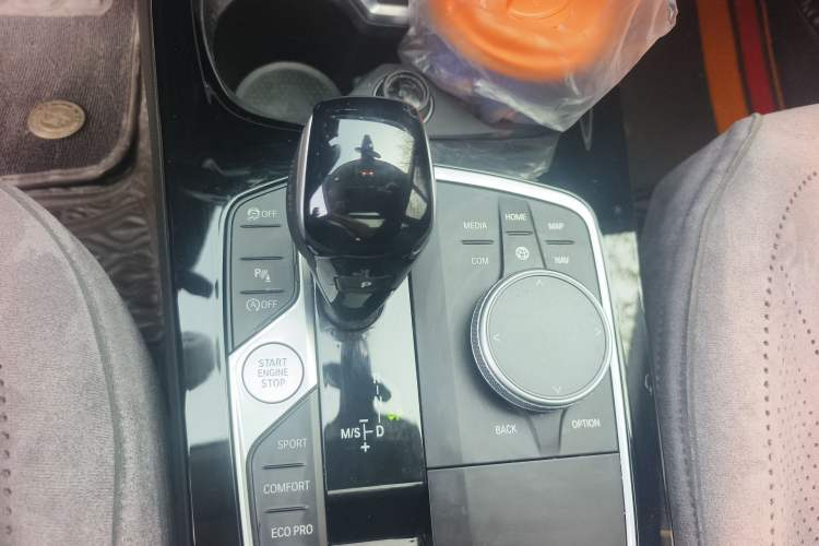 Used BMW 2 Series 2023 225i Four-Door Coupe M Sport Package Gear Lever
