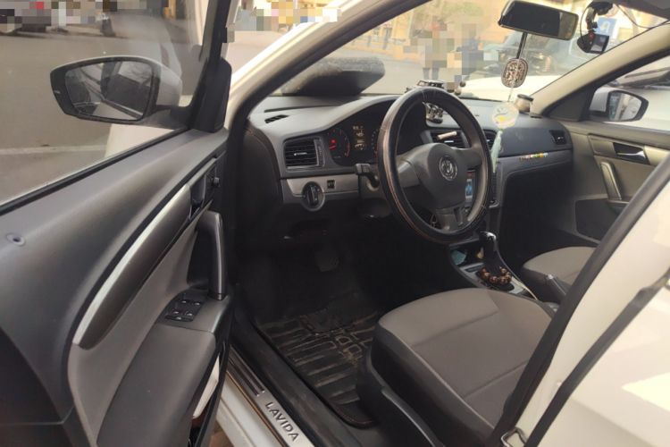 Used Volkswagen Gran Lavida 2013 1.6L Automatic Fashion Model Driver Seat