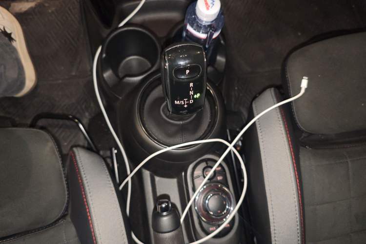 Used MINI MINI 2022 2.0T COOPER S Black Badge Special Edition Five-Door Model
