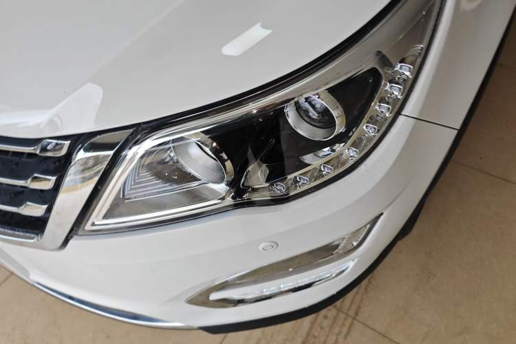 Used Baojun 560 2016 1.8L Manual Luxury Edition Left Front Headlight