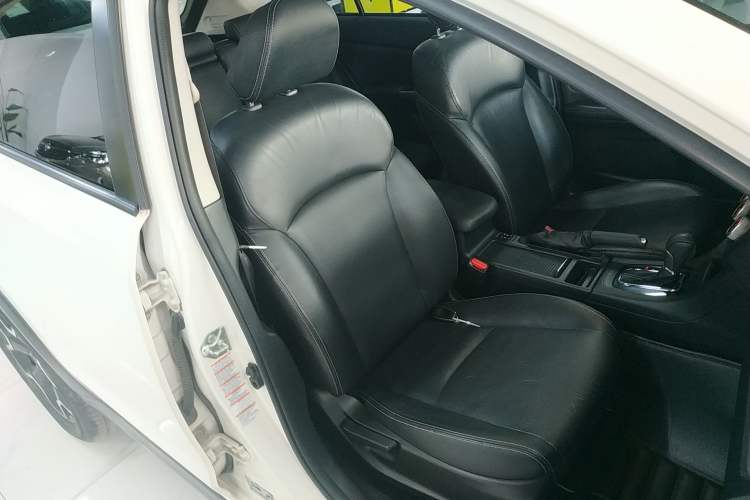 Used Subaru XV 2015 2.0i Luxury Edition
