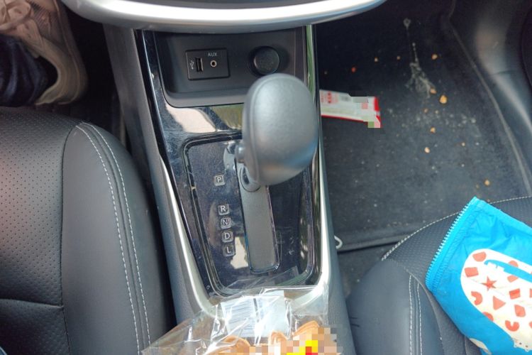 Used Nissan Tiida 2021 1.6L CVT Cool Edition Gear Lever