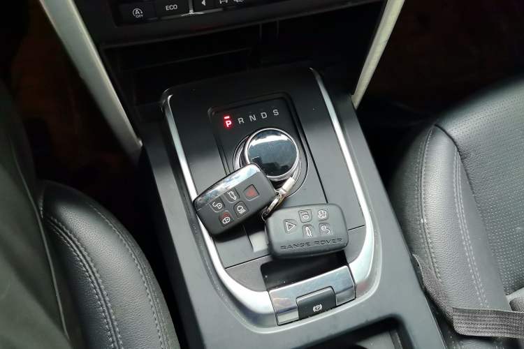 Used Land Rover Discovery Sport 2018 240 PS SE Version
