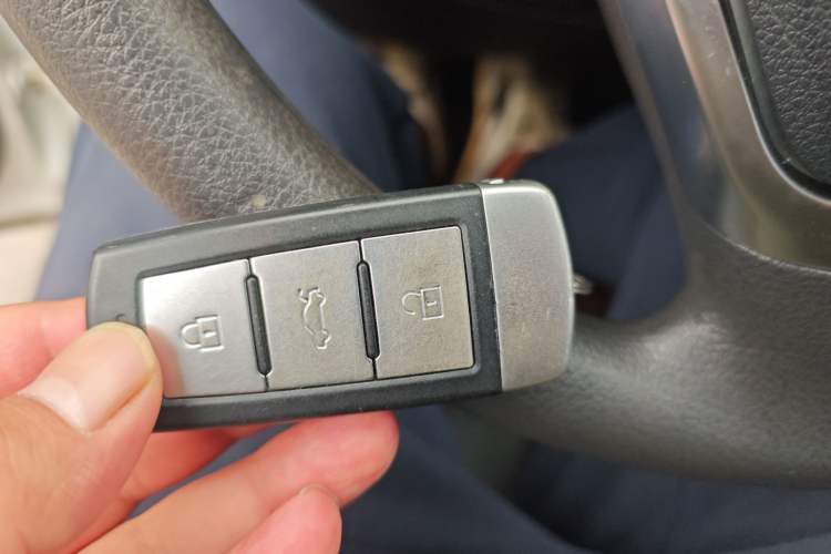 Used Zotye T600 2015 1.5T Manual Luxury Model Interior 1