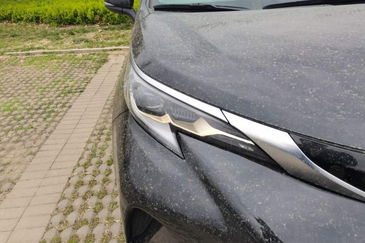 Used Toyota Granvia 2023 2.5L Hybrid Prestige PLUS Edition Right Front Headlight