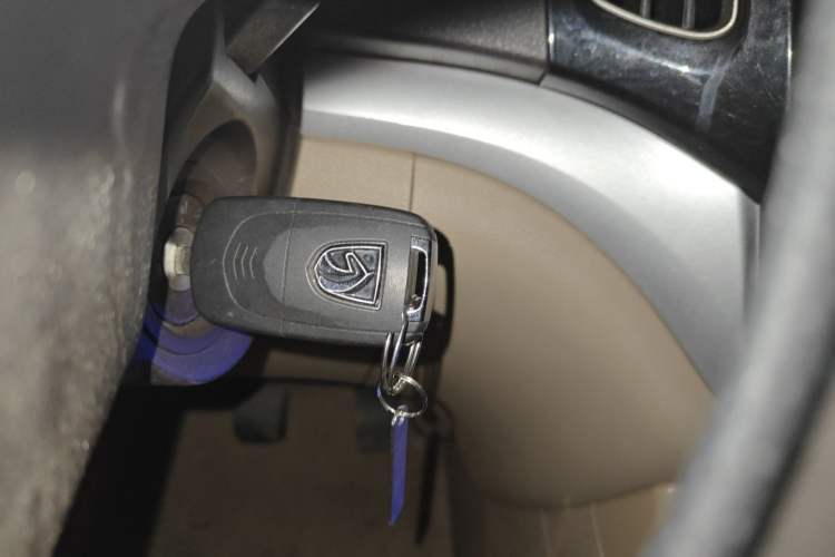 Used Baojun 730 2014 1.5L manual standard trim 7 seats