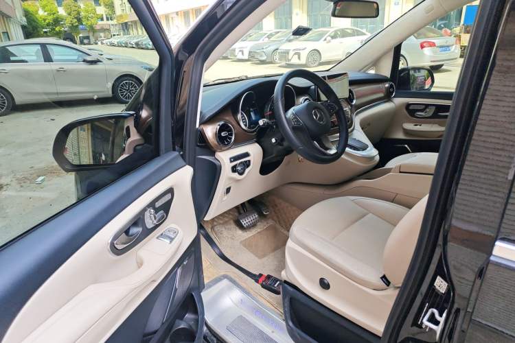 Used Mercedes-Benz V-Class 2021 V 260 Prestige Edition
