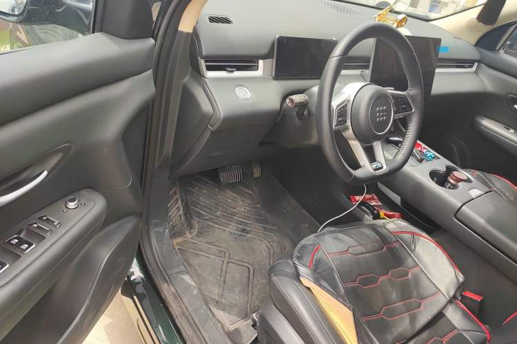 Used Landian E5 PLUS 2025 165 km Long-Range Version PLUS 7-Seater