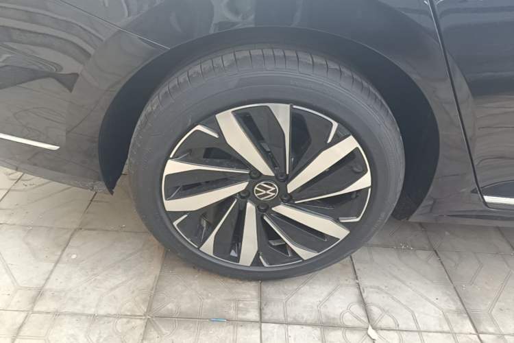 Used Volkswagen Passat 2026 Model, Outstanding 380TSI Longteng Edition
