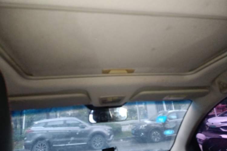 Used Baojun 560 2015 1.8L manual luxury version