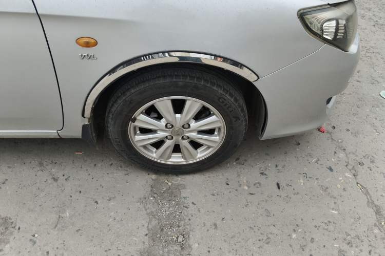 Used BYD L3 2012 1.5L Manual Comfort Edition Right Front Wheel Hub