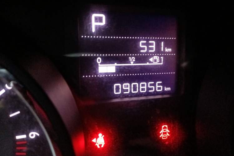 Used Citroen C3-XR 2015 1.6THP Automatic Flagship Model Odometer Close Up