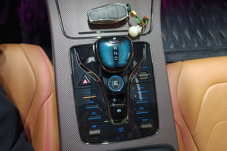 Used BYD Han 2022 EV Genesis Edition 715 km Front-Wheel-Drive Flagship Model Gear Lever