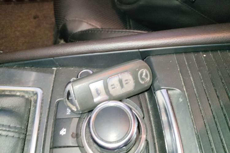 Used Mazda Atenza 2017 2.0L Blue Sky Luxury Edition