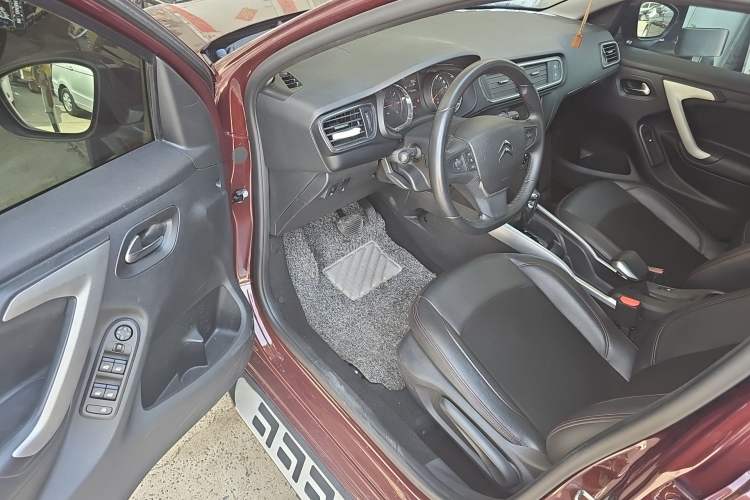 Used Citroen C3-XR 2015 1.6L Automatic Pioneer Model
