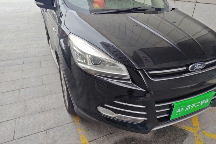 Used Ford Kuga 2013 2.0L GTDi Four-Wheel-Drive Sport Model Right Front Headlight