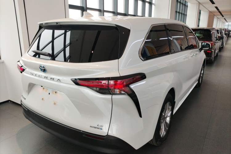 Used Toyota SIENNA 2023 2.5L Hybrid Comfort Edition Rear Right 45 Deg