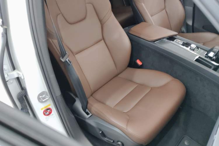 Used Volvo XC60 2024 B5 4x4 Smart Luxury Edition
