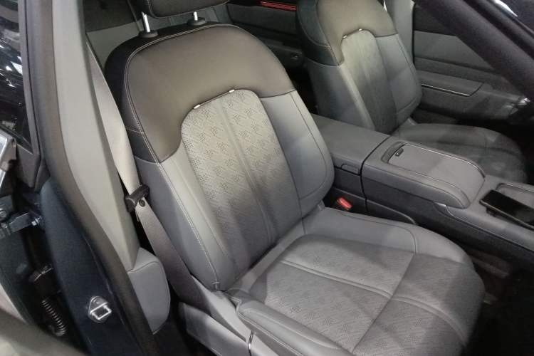 Used Zeekr 7X 2025 100kWh Long-Range All-Wheel Drive Intelligent Driving Version
