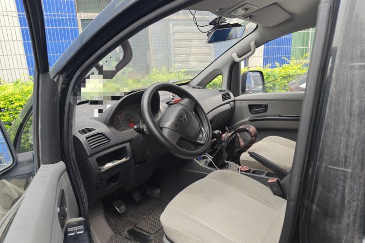 Used Wuling Zhengcheng 2015 1.8L Comfort Model LJ479QE2 Driver Seat