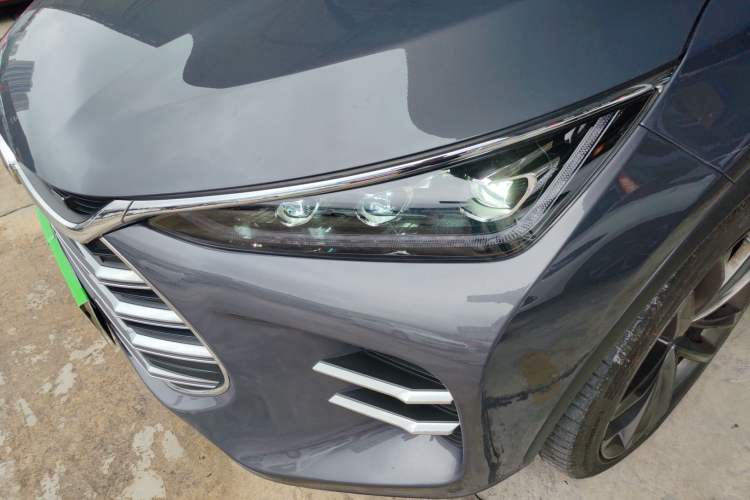 Used BYD Tang New Energy 2018 DM 2.0T All-Wheel Drive Smart Connect Elite 7-Seater China V Emission Standard