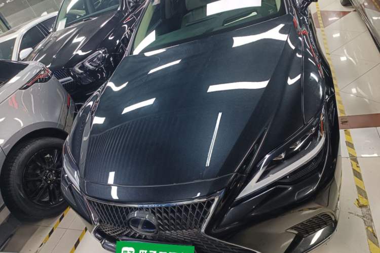 Used Lexus LS 2021 500h Executive Edition
