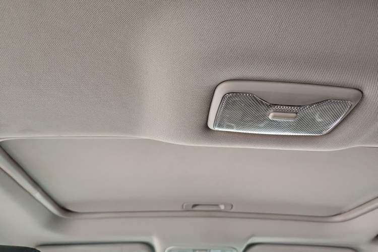 Used CHANGAN CS35 2014 1.6L Manual Luxury Model China IV Standard Headliner