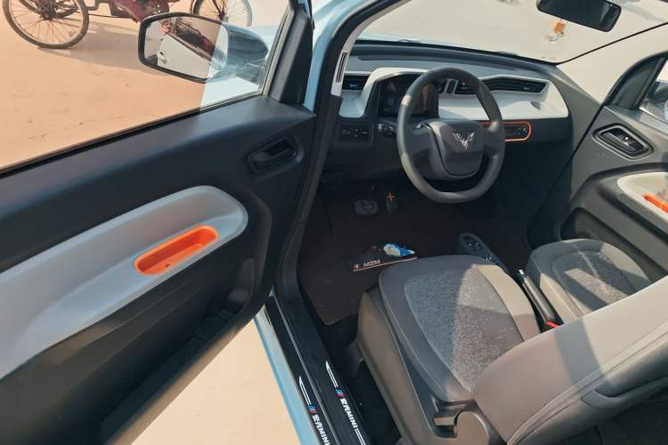 Used Wuling Hongguang MINIEV 2020 Freedom Version Lithium Iron Phosphate Driver Seat