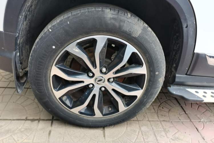 Used FORTHING Joyear X5 2017 Enjoy Series 1.6L CVT Luxury Model
