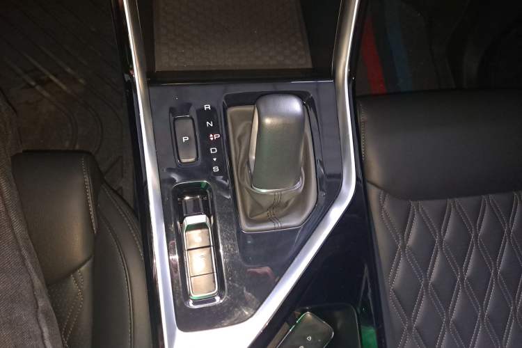 Used Wuling Asta 2022 2.0L DHT Electric-Speed Version