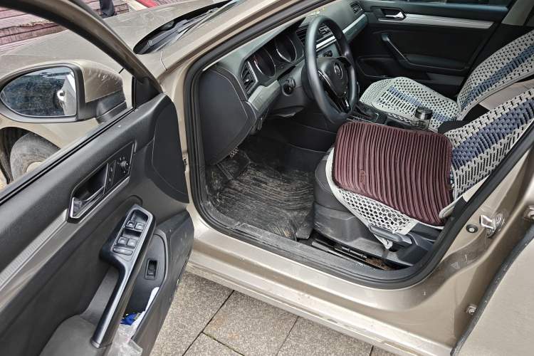 Used Volkswagen Lamando 2015 230TSI DSG Fashion Edition
