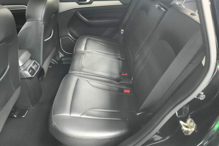 Used Haval H6 2018 Red-Label Sport Version 1.5T Manual Two-Wheel Drive Elite Model Left Rear Seat