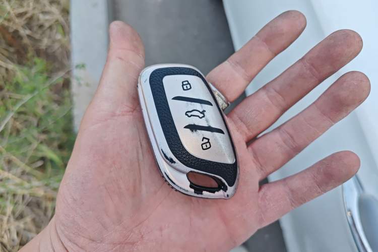 Used Roewe i5 2020 1.5L Automatic 4G Connect Luxury Flagship Edition Vehicle Key