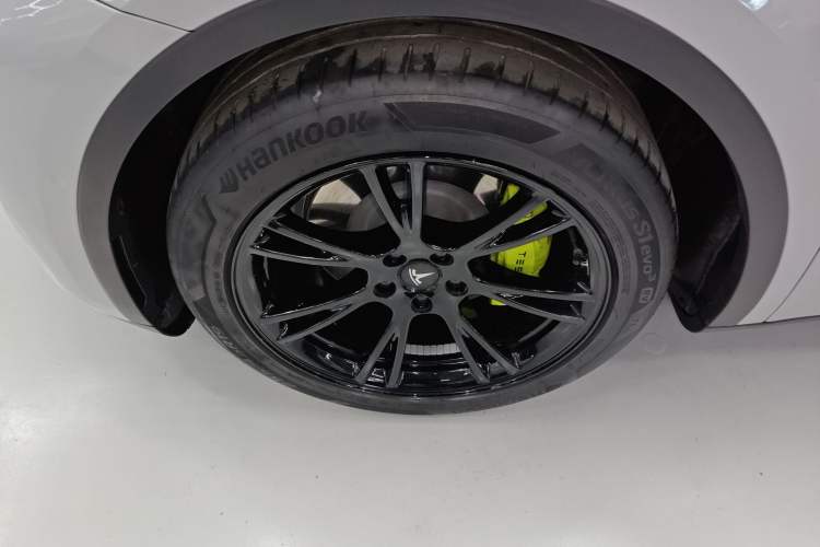 Used Tesla Model Y 2021 Long-Range All-Wheel-Drive Version 3D7