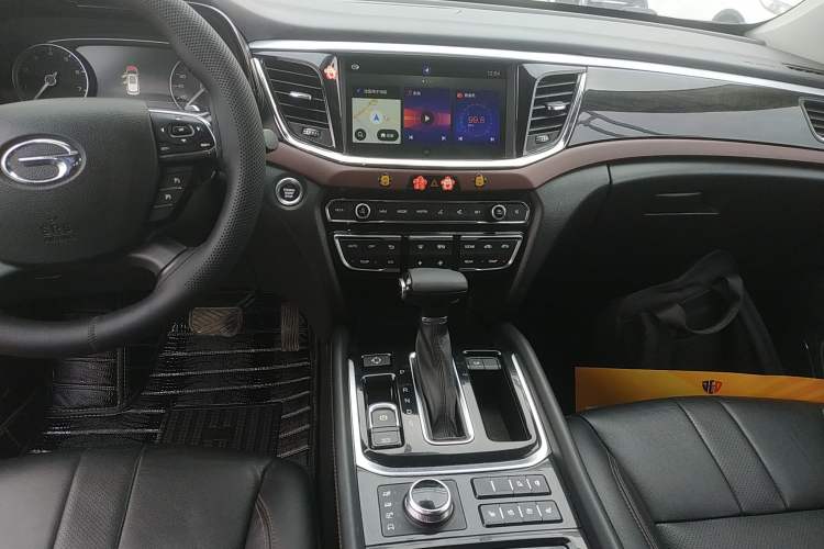 Used GAC Trumpchi GS8 2017 320T Four-Wheel Drive Luxury Smart Connectivity Version (7 Seats)