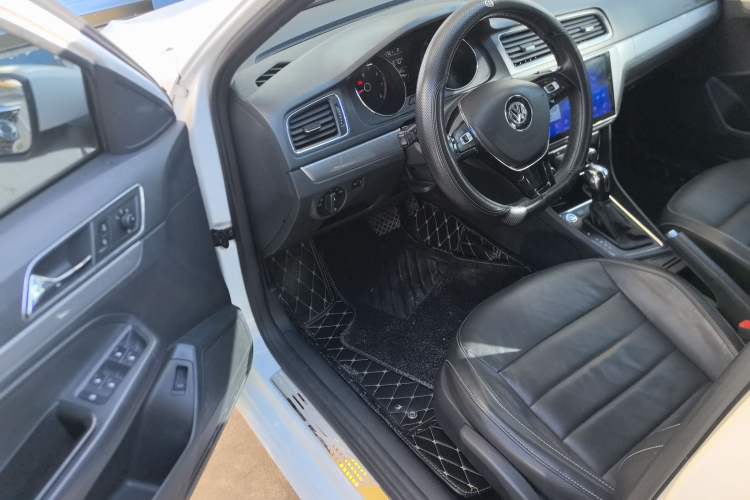 Used Volkswagen Lavida 2017 1.6L Automatic Comfort Edition Driver Seat