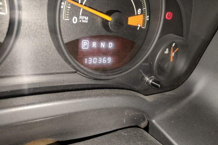 Used Jeep Compass 2013 2.4L four-wheel-drive sport version
