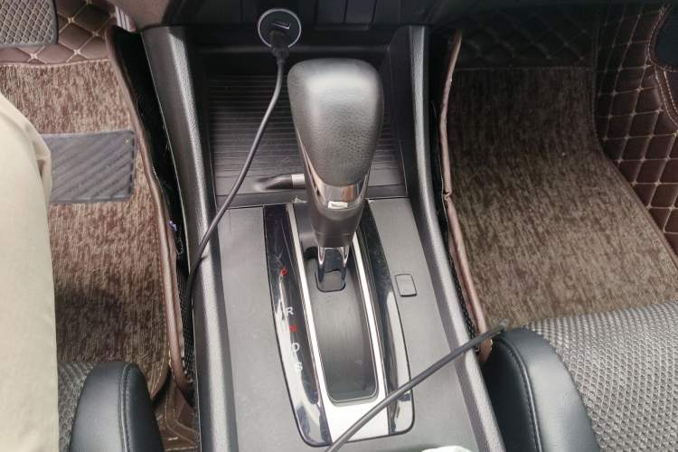 Used Honda Jade 2017 1.8L automatic Comfort version 5 seats
