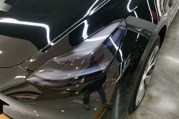 Used Tesla Model Y 2021 Long-Range All-Wheel-Drive Version