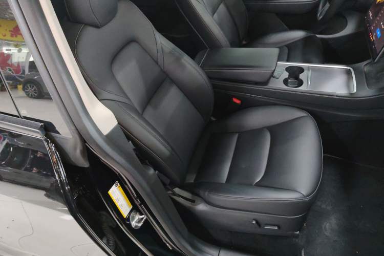 Used Tesla Model Y 2022 Rear-Wheel-Drive Version
