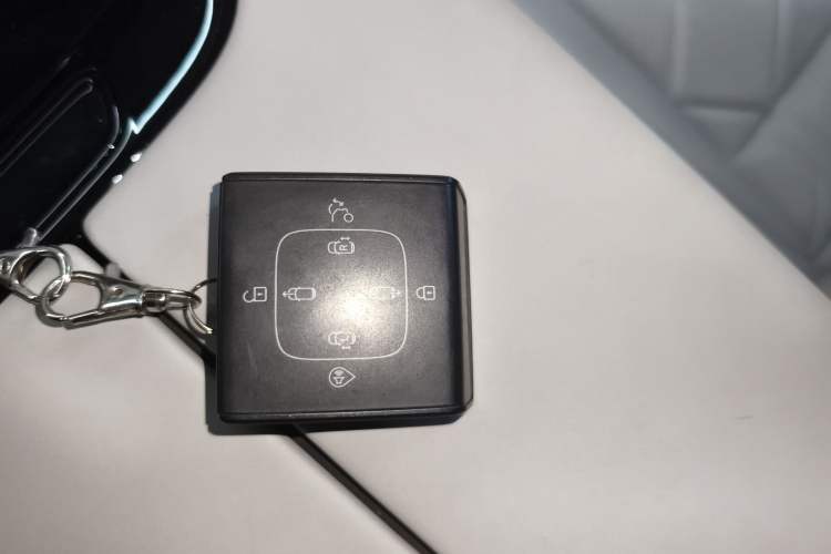 Used Volvo EM90 2025 Ultra Six-Seater