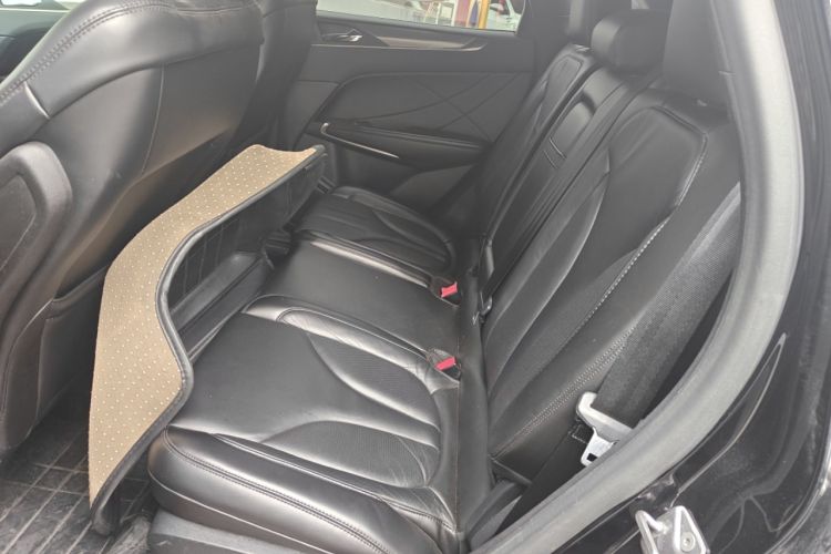 Used Lincoln MKC 2017 2.0T Two-Wheel Drive Deluxe Edition Left Rear Seat