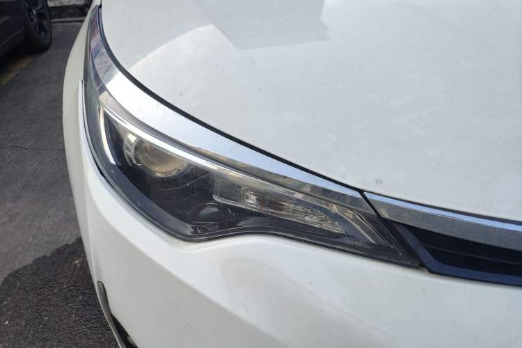 Used Toyota Levin 2017 Revised 185T CVT Elite Edition China V Standard Right Front Headlight