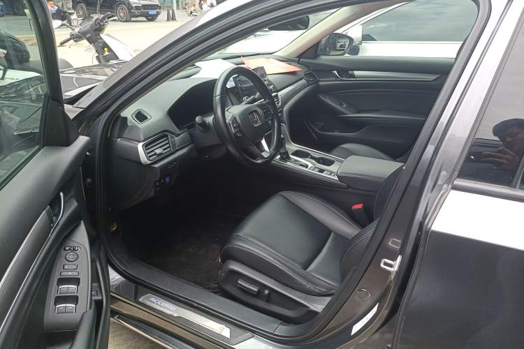 Used Honda Accord 2018 260TURBO Luxury Edition China VI Left Front Seat