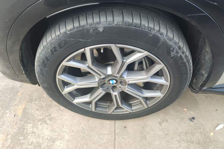 Used BMW X7 2019 xDrive40i Luxury Package with Leading Features
